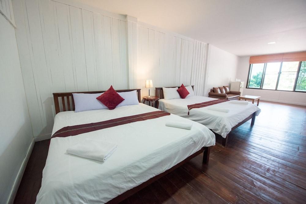 Baansuan Aokhai Beach Resort Mae Phim Exterior photo