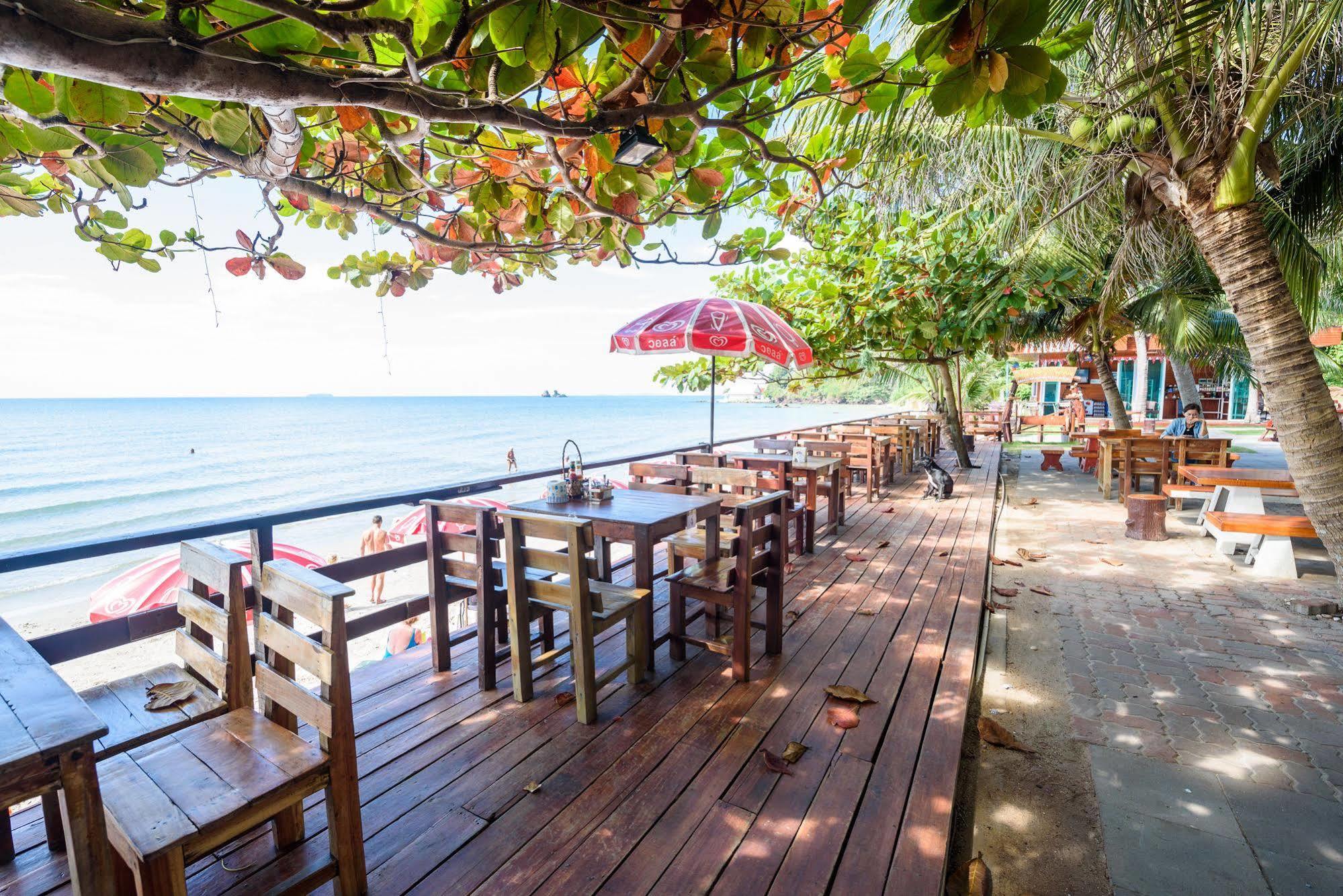 Baansuan Aokhai Beach Resort Mae Phim Exterior photo