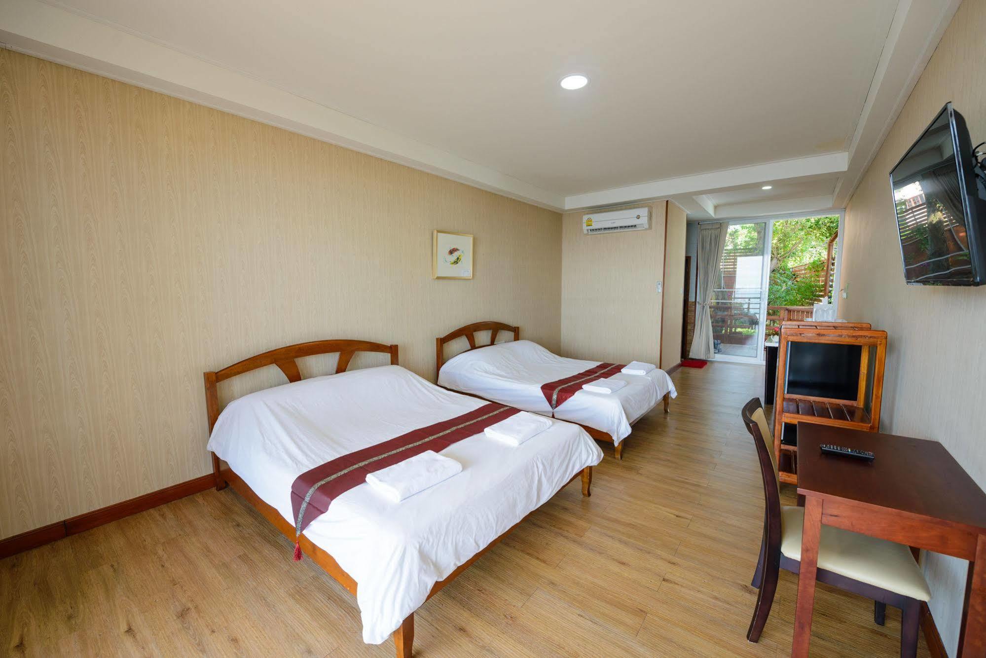 Baansuan Aokhai Beach Resort Mae Phim Exterior photo